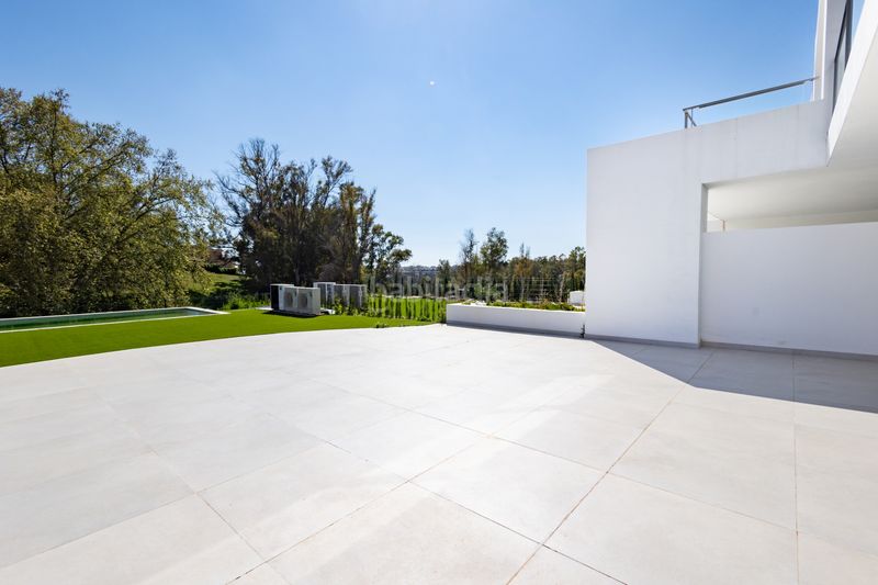 Foto f28312cf-d0a3-4197-ad88-b1f9a14f0240. Casa aparellada amb aparcament piscina a San Pedro de Alcántara Pueblo Marbella