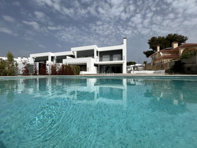 Foto f6a14643-61fb-487e-a715-8a509e39840e. Casa pareada en alta vista-alta vista 39 espectacular casa adosada de esquina en guadalmina alta en Marbella