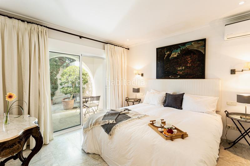 Foto 8dd4f24a-d568-4070-a6a0-a9a96f23c6e5. Casa en del lobo-ur Los Monteros 7 villa de lujo de 5 dormitorios en Los Monteros playa junto al mar y con piscina privada en Marbella