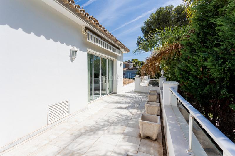 Foto 98efac71-d57b-482c-bcd3-f5b43e077cfc. Casa en del lobo-ur Los Monteros 7 villa de lujo de 5 dormitorios en Los Monteros playa junto al mar y con piscina privada en Marbella