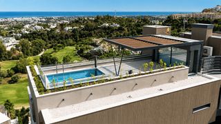 Dachwohnung in La Quinta. Ático de lujo de obra nueva con piscina privada y vistas al mar