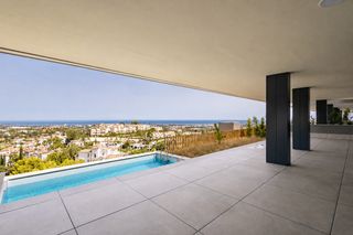Ground floor in Alborada 1. Apartamento de lujo con jardín privado y piscina en la quinta go