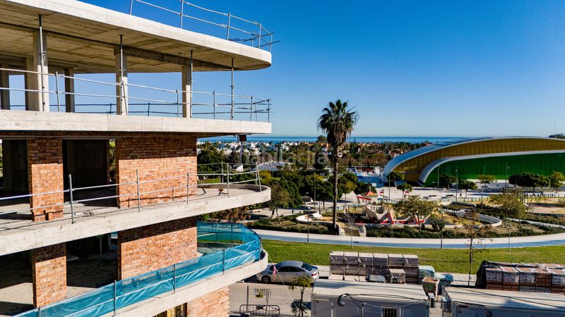 Foto e8e18fab-f355-48cc-90c1-240ea2e0207f. Apartament amb aparcament piscina a Nueva Alcántara Marbella