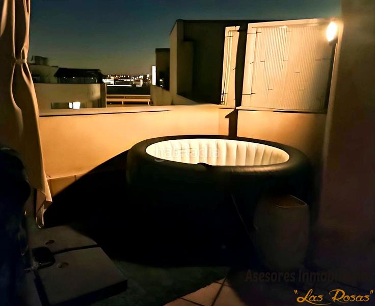 Foto 6462deec-9d68-4be1-bf73-d7f959b2e15f. Rent triplex with heating parking in Rejas Madrid