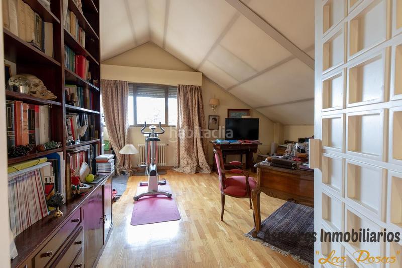 Foto 01b6d0aa-9b43-45ee-9a34-6b81ba075556. Casa adossada amb calefacció aparcament a Peñagrande Madrid