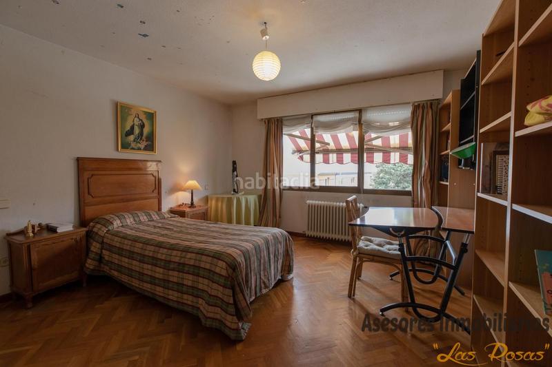 Foto 06b8cdc9-939b-4ffa-96db-93d6b959cdd0. Casa adossada amb calefacció aparcament a Peñagrande Madrid