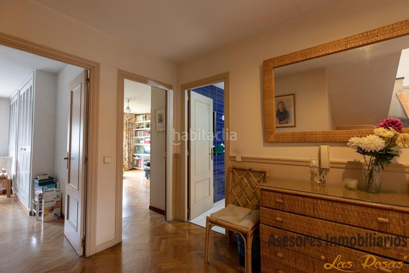 Foto 0719ec4d-3892-4691-ad25-f9fe60853de2. Casa adossada amb calefacció aparcament a Peñagrande Madrid