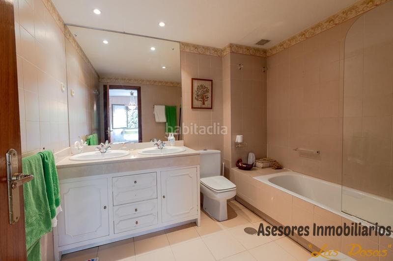 Foto 22859e11-48ae-47ed-b319-b6f2810b64bb. Casa adossada amb calefacció aparcament a Peñagrande Madrid