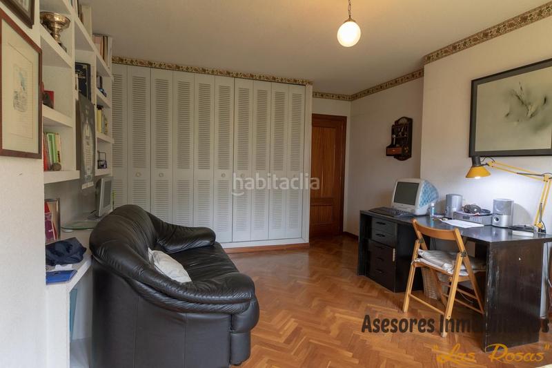 Foto 9cf4de85-23b1-4ed6-80cc-07fd333d03e7. Casa adossada amb calefacció aparcament a Peñagrande Madrid