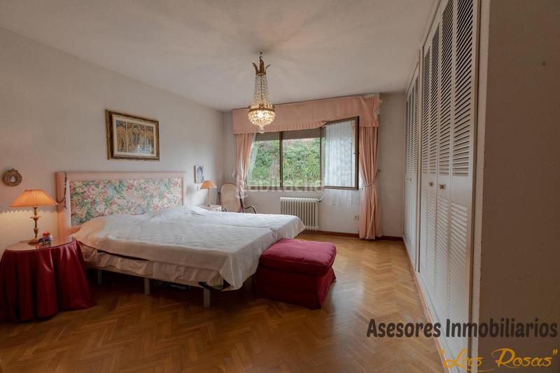 Foto 9de994de-7301-49a2-8ad3-8b64d81be952. Casa adossada amb calefacció aparcament a Peñagrande Madrid