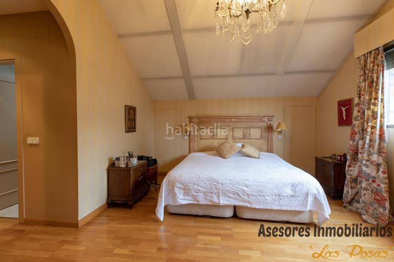 Foto a1296519-a533-478b-8cab-f0e8d93082ef. Casa adossada amb calefacció aparcament a Peñagrande Madrid
