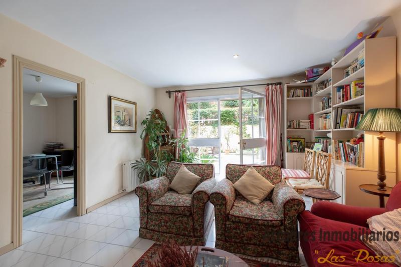 Foto a67b6c86-c4e4-4261-96fd-c7120e431f92. Casa adossada amb calefacció aparcament a Peñagrande Madrid