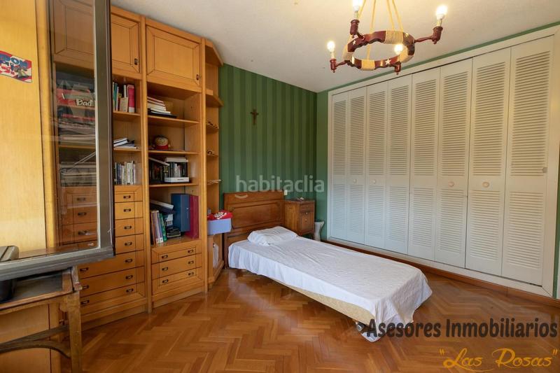 Foto af1f1305-8b5f-4b60-8dbc-a23085ee894c. Casa adossada amb calefacció aparcament a Peñagrande Madrid