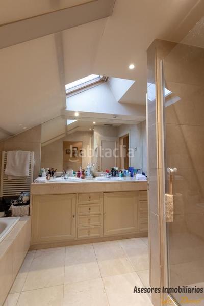 Foto d04006a7-7420-4790-a937-8b2c63245215. Casa adossada amb calefacció aparcament a Peñagrande Madrid