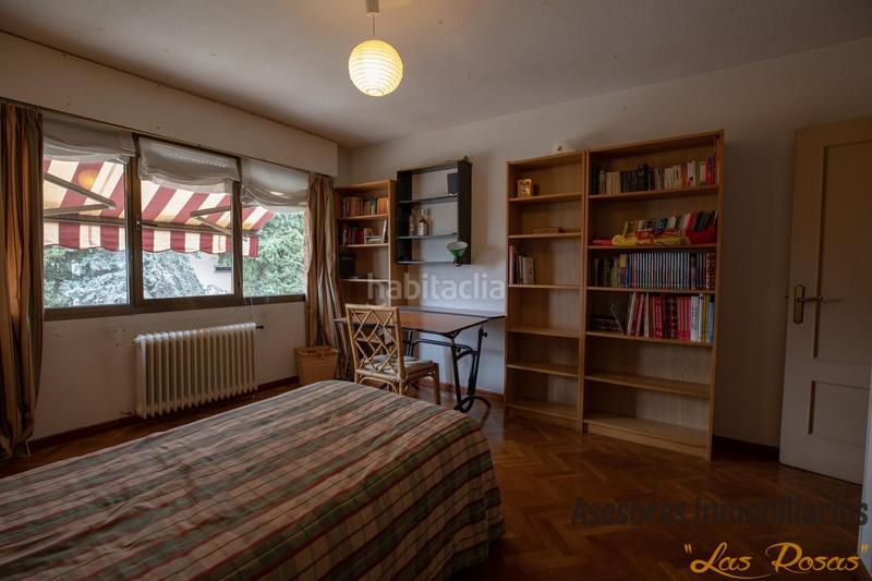 Foto f861bd39-39d4-4243-96b2-057605410d99. Casa adossada amb calefacció aparcament a Peñagrande Madrid