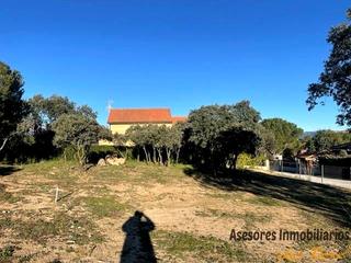 Wohngrundstück in Guadarrama. Parcela urbana en la sierra de guadarrama