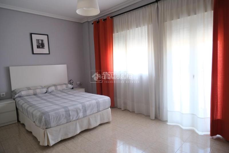 Foto 4972be77-8592-44f7-8dbc-9b64a00322b5. Casa aparellada a El Cerro Sevilla
