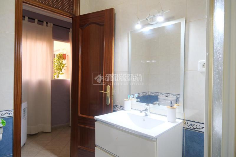 Foto ec3a46f6-2d93-4f86-9152-8bb0df524b31. Casa aparellada a El Cerro Sevilla