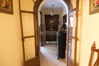 Casa aparellada a La Plata. Casa en venta en sevilla