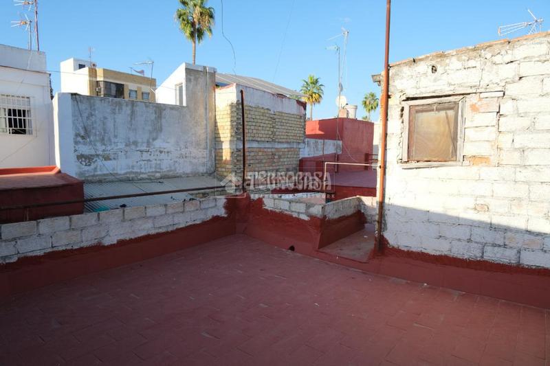 Foto c7875d3b-d277-4c13-a08e-5b36cb2f9677. Casa pareada casa en venta en La Plata Sevilla
