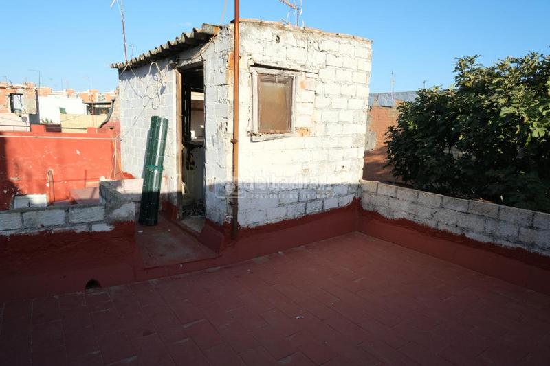 Foto db60d0f7-db42-47c5-9aae-88251ce718db. Casa pareada casa en venta en La Plata Sevilla
