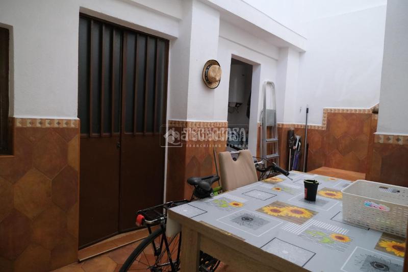 Foto 0487fe27-bbe6-41e6-971f-43f0879193b7. Casa aparellada a La Plata Sevilla