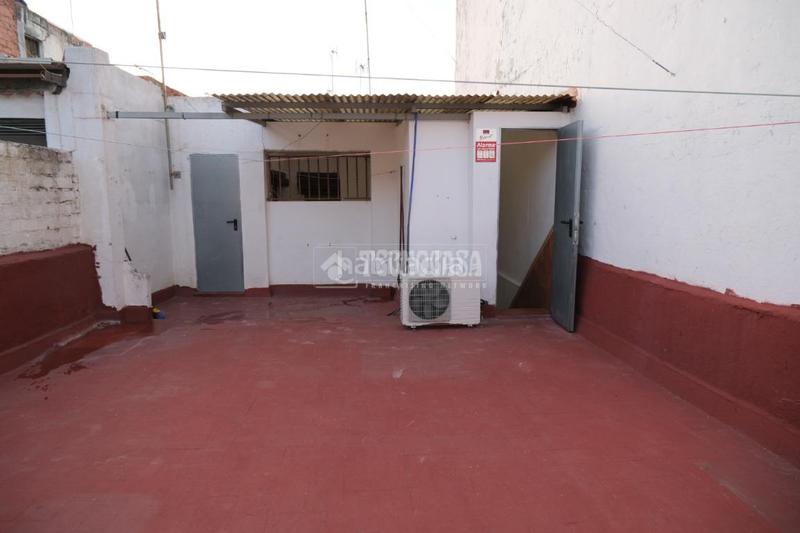 Foto 1842d8d6-2432-4a73-9b99-52a8eebb7a25. Casa aparellada a La Plata Sevilla