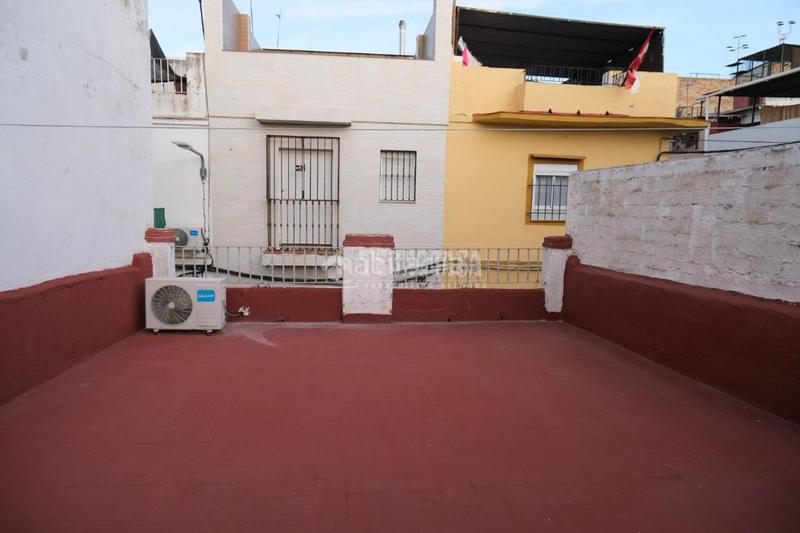 Foto 34b26ca3-1db8-4cbd-b382-11b2cad3d2dc. Casa aparellada a La Plata Sevilla