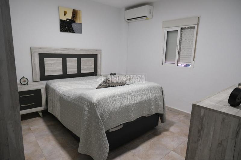 Foto 59eaec0e-71e0-4eea-bcef-73422b7e2b0d. Casa aparellada a La Plata Sevilla