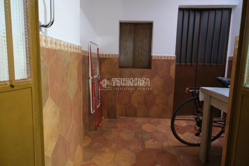 Foto f88c7a4e-08aa-4c52-85a4-2d1ede584263. Casa aparellada a La Plata Sevilla