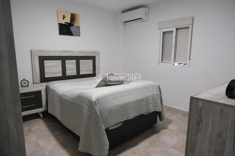 Foto f99dba6e-df7e-4247-a50d-c73a11f9acb1. Casa aparellada a La Plata Sevilla