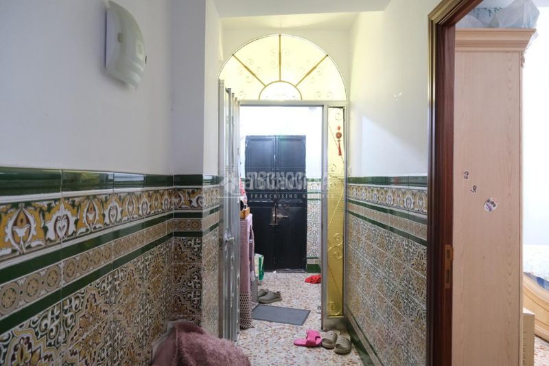 Foto 56b377be-3f6b-41a9-b74d-1539022161f1. Casa aparellada a La Plata Sevilla