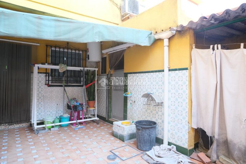 Foto 887e6a7a-dddb-4bdc-939b-6375f9b4045b. Casa aparellada a La Plata Sevilla