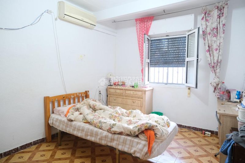 Foto 90eaa436-8e08-4a44-beb0-0238489710ca. Casa aparellada a La Plata Sevilla