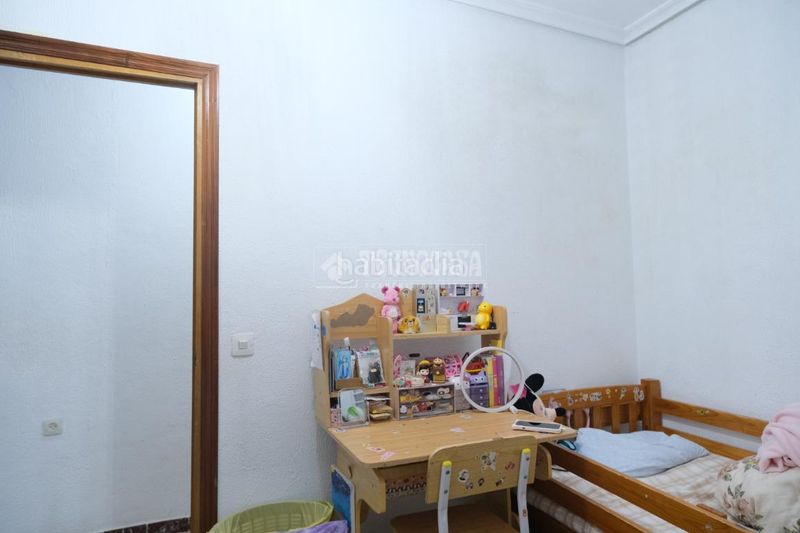 Foto e6b5a5c3-98cb-4a9e-b1b7-4678cb9466ce. Casa aparellada a La Plata Sevilla