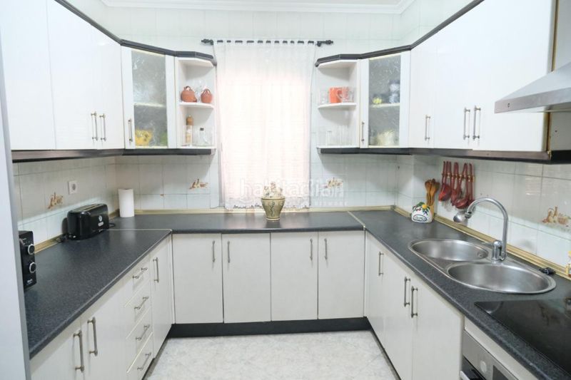 Foto a5e6b1be-04ca-4a48-b4c0-8d6d0826d654. Casa aparellada a La Plata Sevilla