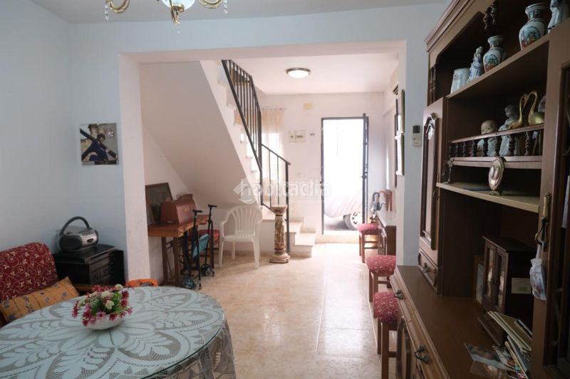 Foto 99796c53-0d9b-4ce3-8a87-fbd1edcd6dea. Casa aparellada a La Plata Sevilla