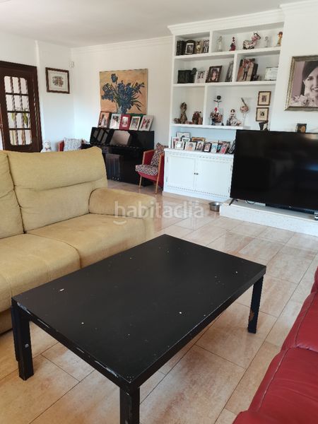 Foto 25ad408b-7420-4898-9a18-407b6778b776. Chalet con camino riscaldamento parcheggio piscina in Málaga