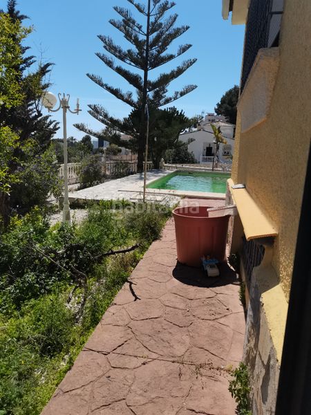 Foto f76226c7-8929-42bb-b52b-ff3b6c6698a4. Chalet con camino riscaldamento parcheggio piscina in Málaga