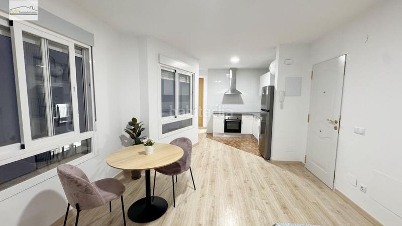 Foto 3fcaa4a0-8a97-40da-8b04-e4f2c33cc9f0. Estudi amb aparcament a Parque Victoria Eugenia Málaga