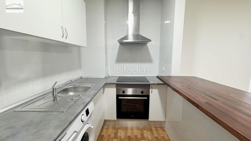 Foto f5e510ce-30f3-4af7-914d-a72613523a7c. Piccolo appartamento con parcheggio in Parque Victoria Eugenia Málaga