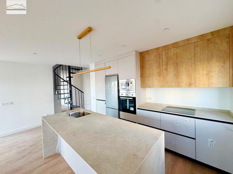 Foto 803114c3-435c-44cc-8d28-cdac9171e54e. Duplex con parcheggio piscina in Montemar Torremolinos