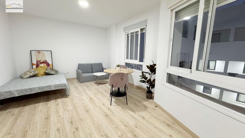 Foto ce9ebe07-d483-4f1a-827a-2f1e95c74b59. Studiowohnung mit parking in Parque Victoria Eugenia Málaga