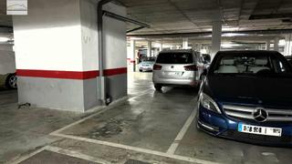 Parking coche  Plaza jacques cousteau. Buscas parking en esta zona?