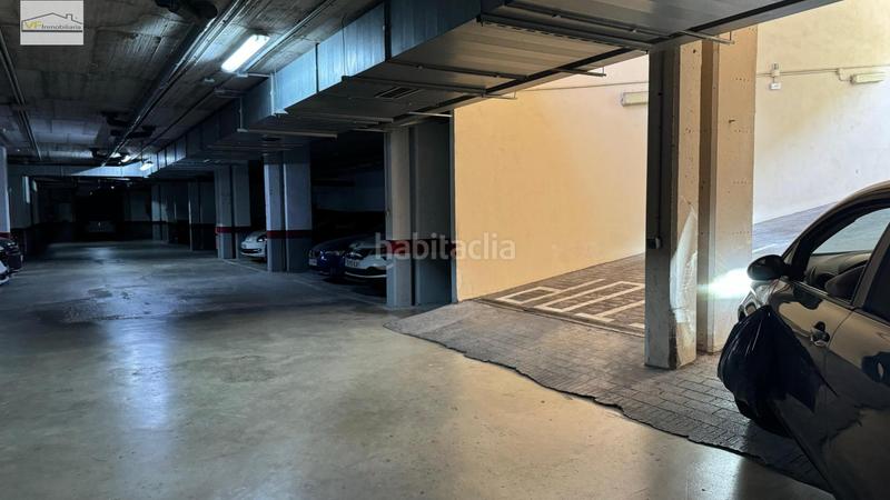 Foto 3c31aba7-b6d8-4496-8dde-b5ea83894e46. Parking coche buscas parking en esta zona? en Residencial Jardín Botánico Málaga