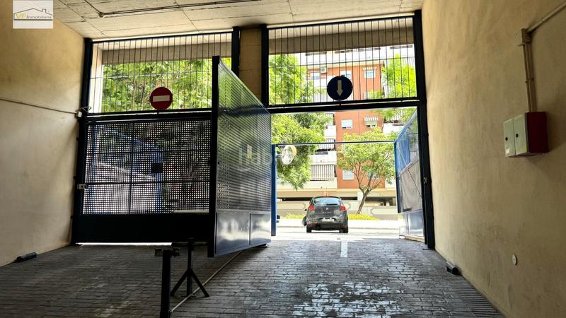 Foto 8f1bb695-1b74-4e60-9a22-9665d00efa9c. Parking coche buscas parking en esta zona? en Residencial Jardín Botánico Málaga