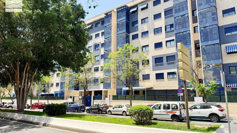 Foto c1fd4351-1a7b-4bc5-b669-570da0a16844. Parking coche buscas parking en esta zona? en Residencial Jardín Botánico Málaga