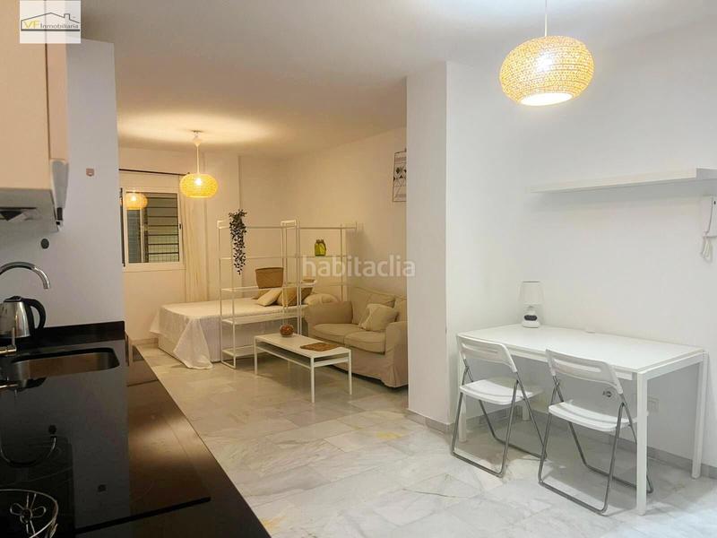 Foto 000c4a16-f489-48b7-be99-50cf5ecb2305. Estudio este estudio está esperándote, lo vas a visitar? en Málaga