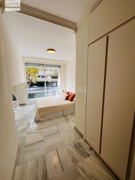 Foto 01f0e8bd-8b84-4b58-ab46-c7b4b31fb161. Dúplex amb aparcament piscina a Playa de la Fontanilla Marbella