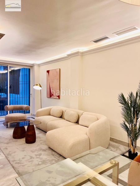 Foto c20a8cb4-c5c9-4ab8-8d88-a055a548aa23. Dúplex amb aparcament piscina a Playa de la Fontanilla Marbella